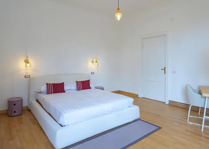Easytopstay - La Dolce Escape *